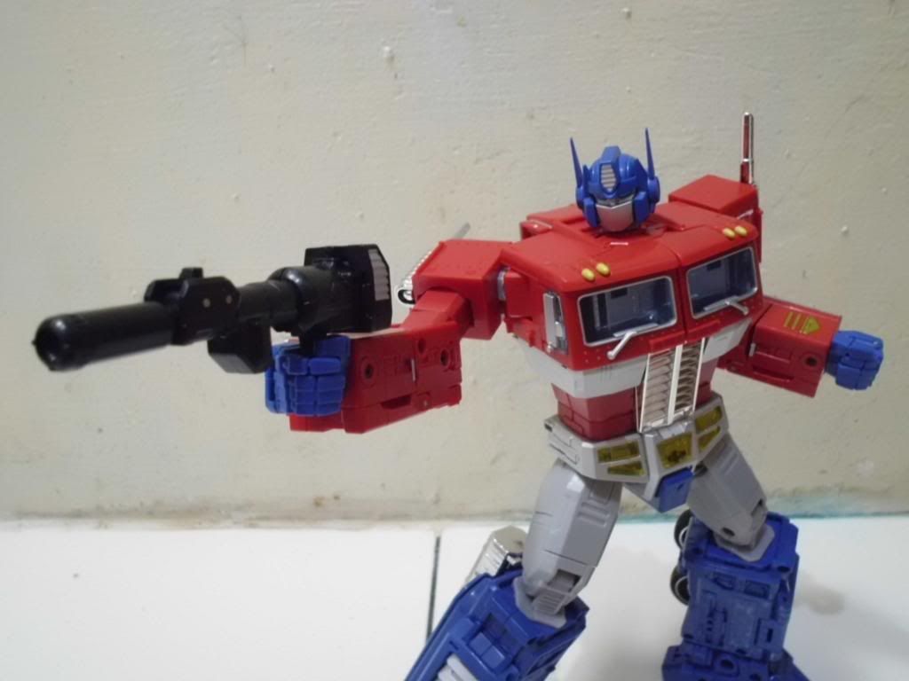 masterpiece optimus prime toys r us